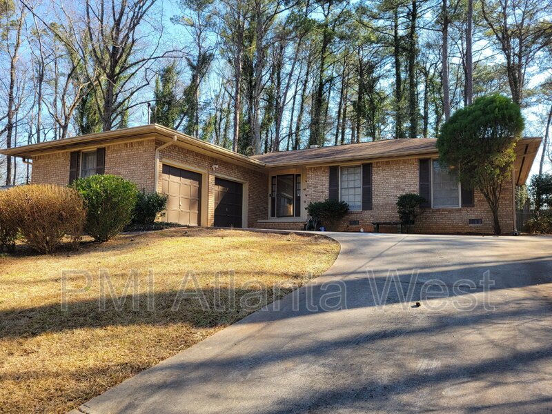 3 Bedroom Rental – 4757 Fellswood Dr, Stone Mountain, GA, 30083